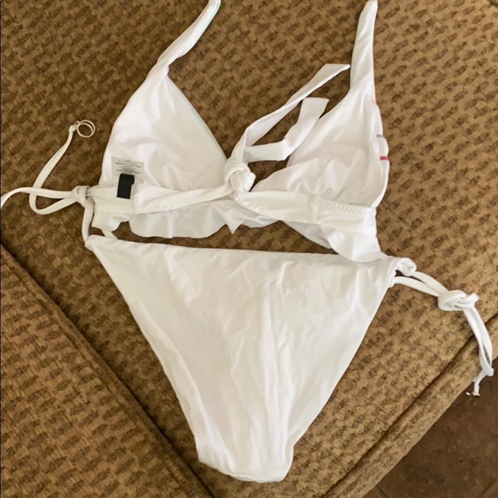 Ruffle bikini - Picture 4 of 5